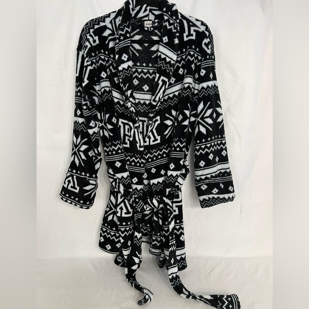 PINK Victoria secret black/white fuzzy robe size M/L